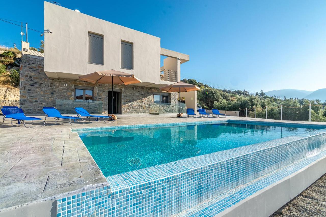 Modern Private With Infinity Pool *