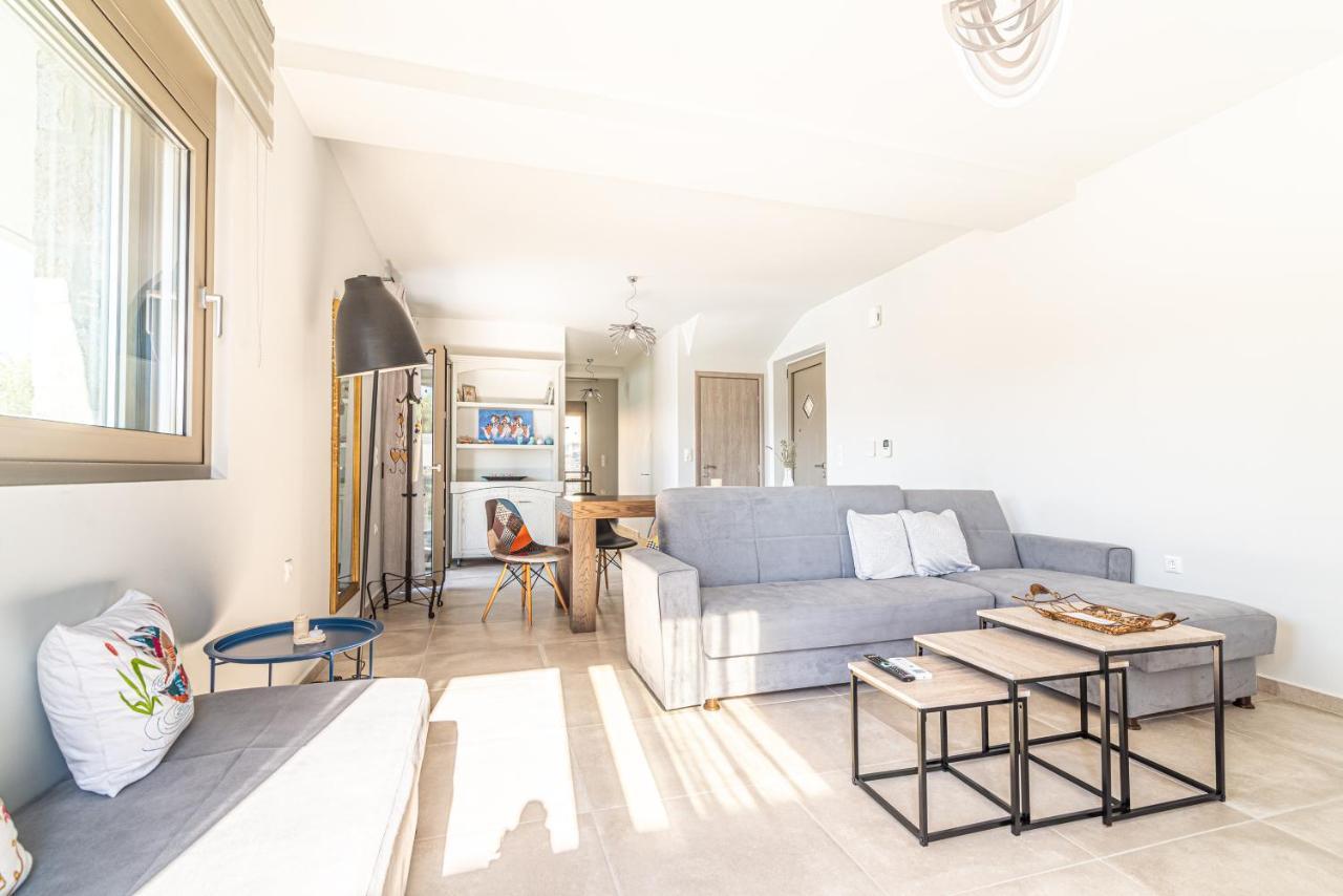 Modern Private With Infinity Pool Villa Iraklion