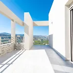 Modern Private Villa With Infinity Pool