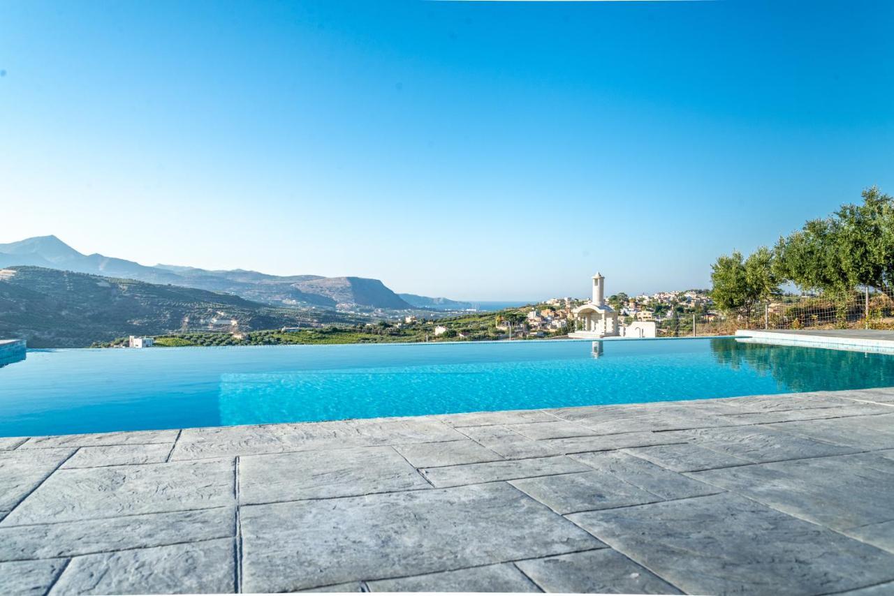 Modern Private With Infinity Pool Héraklion