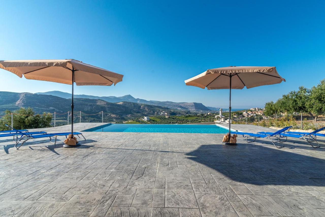 Modern Private With Infinity Pool *